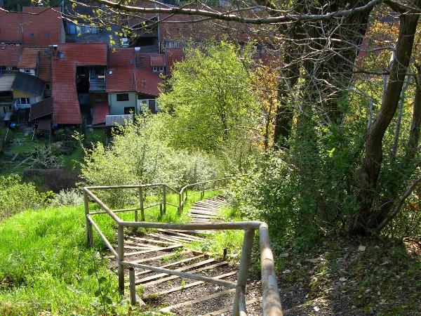 Himmelsleiter vom Bandweg zum Bahnhof