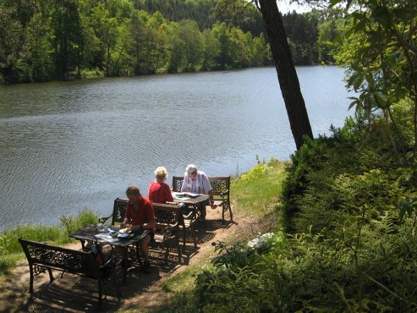 Bergsee mit Gastwirtschaft