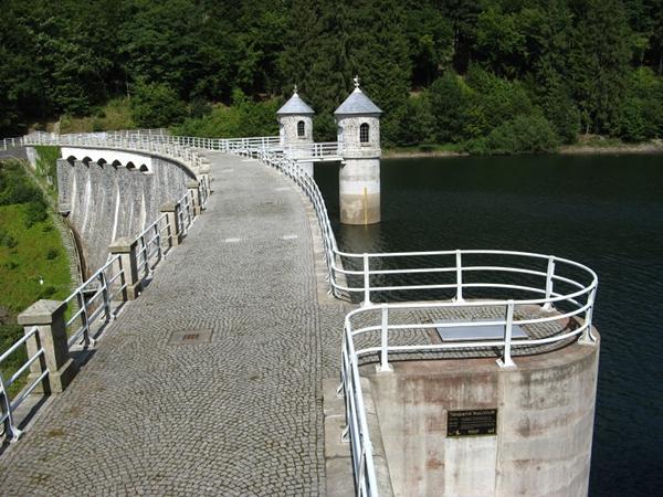 Talsperre Neustadt Staumauer