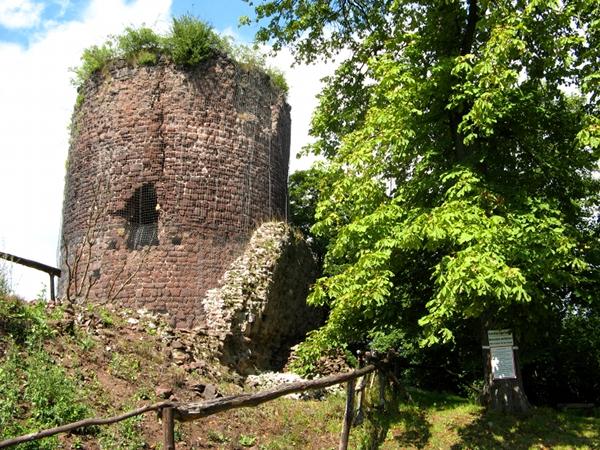 Bergfried der Ebersburg