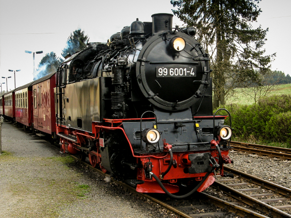 Dampflokomotiven machen in Stieges Bahnhof oft halt