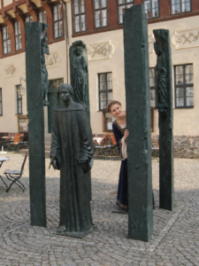 Juiliana am Münzerdenkmal